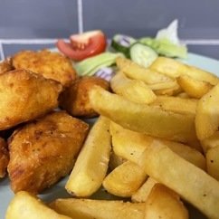 Nuggets and chips (adults)